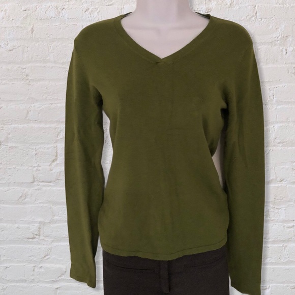 ⭐️ 2 for $30 ⭐️ Danier Green Sweater - Picture 1 of 4